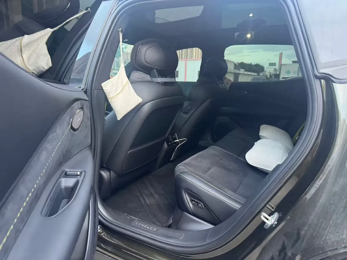 2025 LYNK&CO 10 EM-P 1.5T 163HP L4 3DHT PHEV,autocango,china used car exporter,china ev exporter,chinese used car exporter,chinese used ev exporter