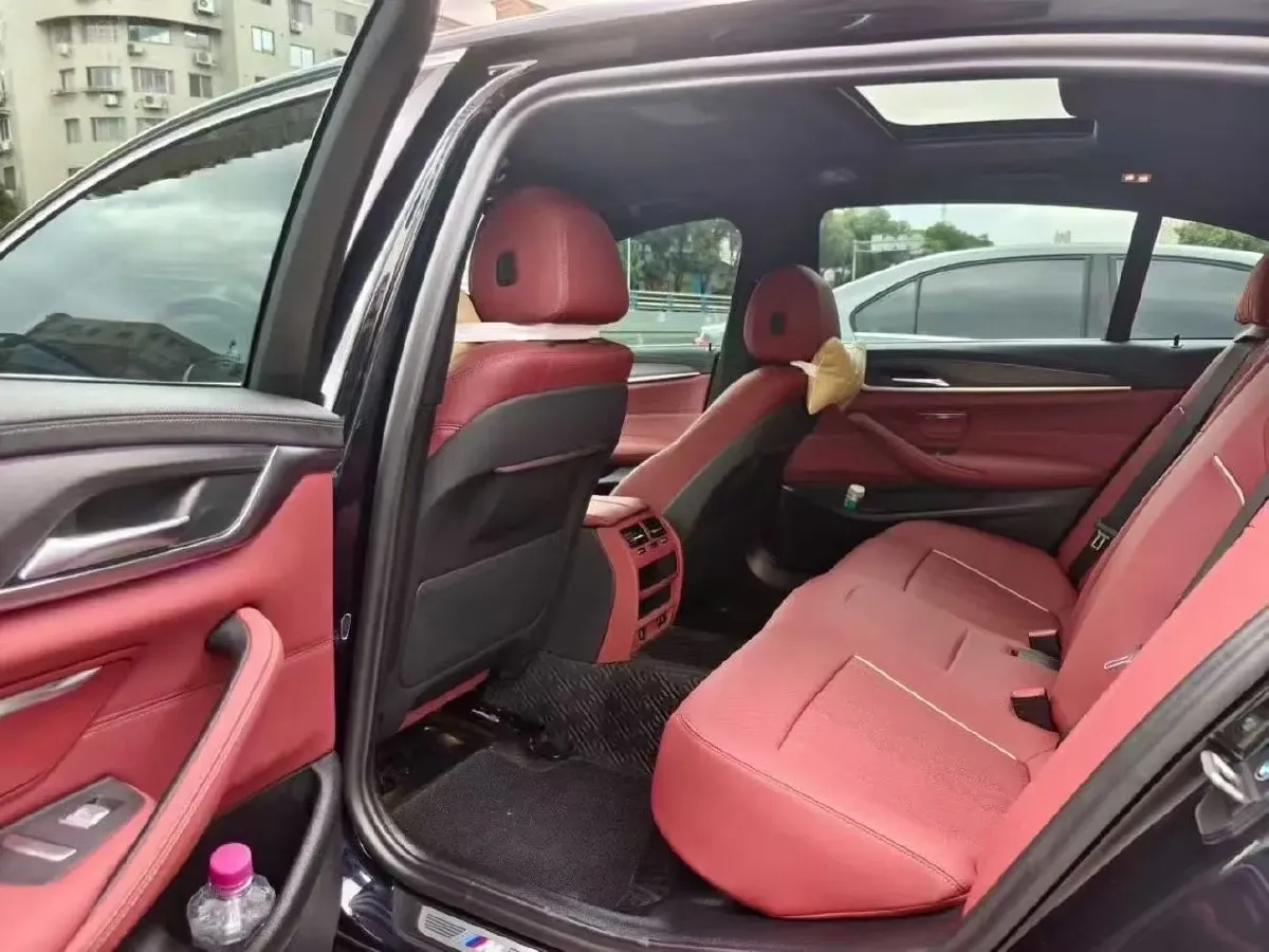 2022 BMW 5 Series 2.0T 184HP L4 8AT,autocango,china used car exporter,china ev exporter,chinese used car exporter,chinese used ev exporter