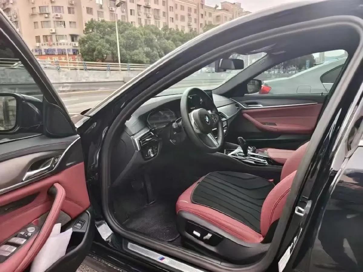 2022 BMW 5 Series 2.0T 184HP L4 8AT,autocango,china used car exporter,china ev exporter,chinese used car exporter,chinese used ev exporter
