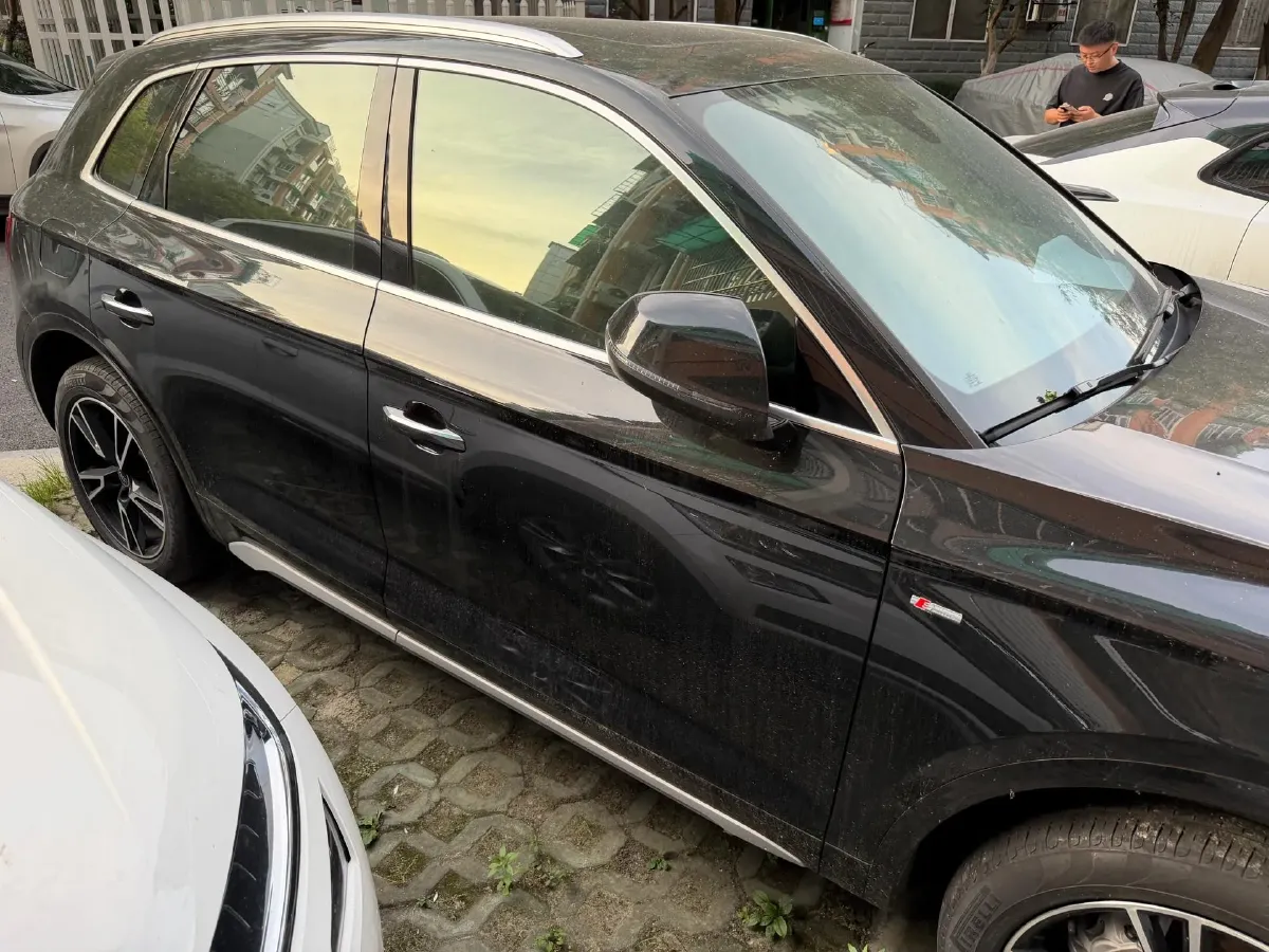 2024 Audi Q5L 2.0T 190HP L4 7DCT,autocango,china used car exporter,china ev exporter,chinese used car exporter,chinese used ev exporter