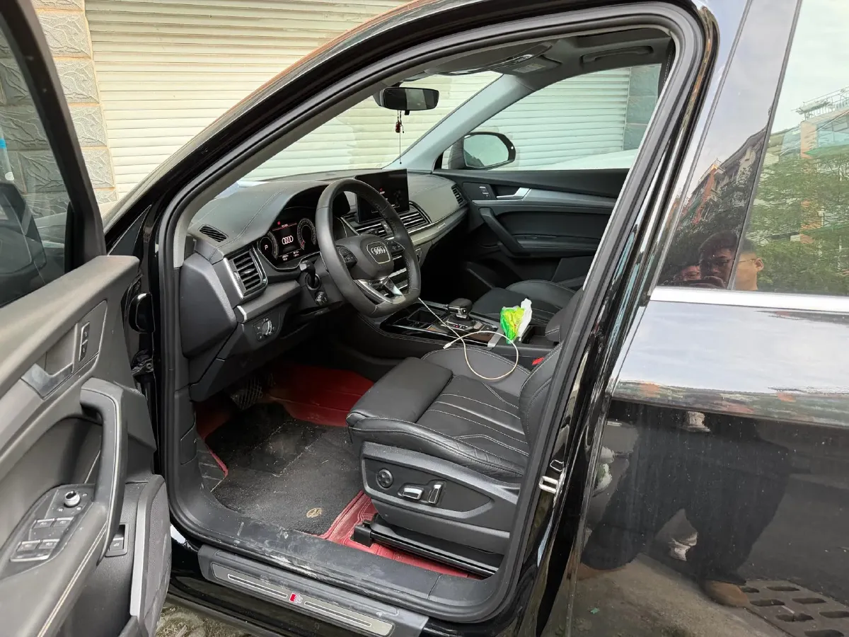2024 Audi Q5L 2.0T 190HP L4 7DCT,autocango,china used car exporter,china ev exporter,chinese used car exporter,chinese used ev exporter