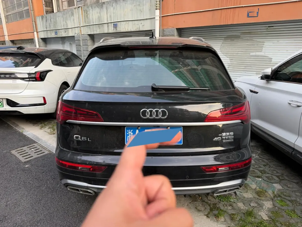 2024 Audi Q5L 2.0T 190HP L4 7DCT,autocango,china used car exporter,china ev exporter,chinese used car exporter,chinese used ev exporter