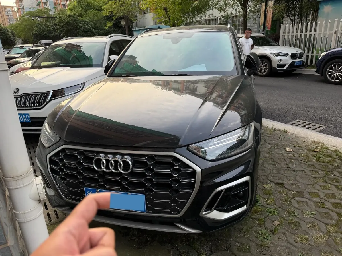 2024 Audi Q5L 2.0T 190HP L4 7DCT,autocango,china used car exporter,china ev exporter,chinese used car exporter,chinese used ev exporter