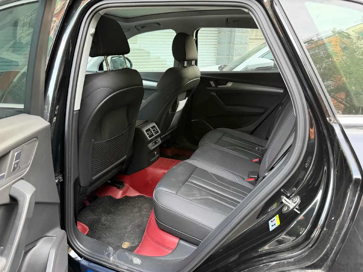 2024 Audi Q5L 2.0T 190HP L4 7DCT,autocango,china used car exporter,china ev exporter,chinese used car exporter,chinese used ev exporter