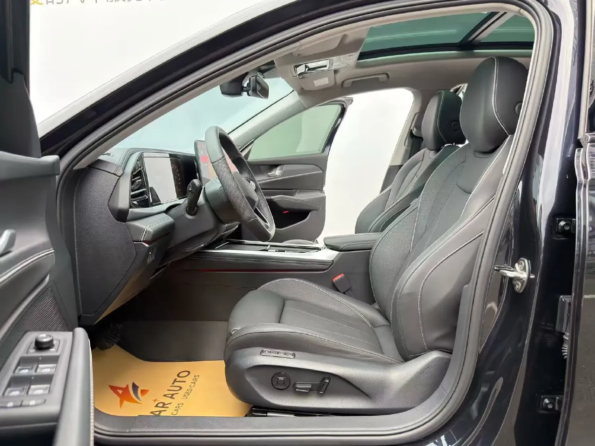 2025 Volkswagen Passat 2.0T 220HP L4 7DCT,autocango,china used car exporter,china ev exporter,chinese used car exporter,chinese used ev exporter