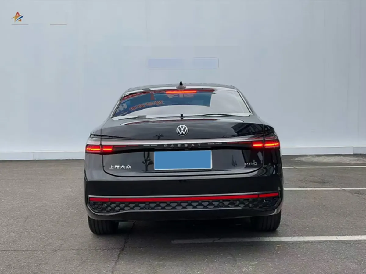 2025 Volkswagen Passat 2.0T 220HP L4 7DCT,autocango,china used car exporter,china ev exporter,chinese used car exporter,chinese used ev exporter