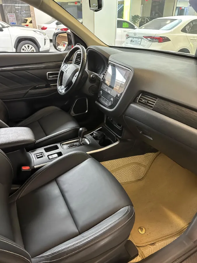 2020 Mitsubishi Outlander 2.0L 166HP L4 CVT,autocango,china used car exporter,china ev exporter,chinese used car exporter,chinese used ev exporter