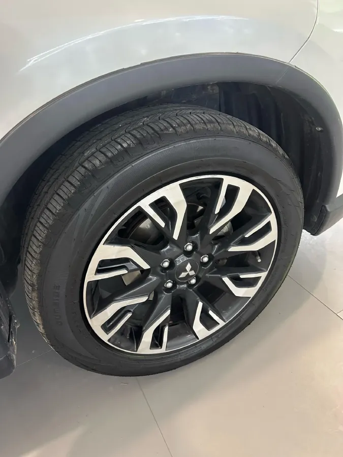 2020 Mitsubishi Outlander 2.0L 166HP L4 CVT,autocango,china used car exporter,china ev exporter,chinese used car exporter,chinese used ev exporter