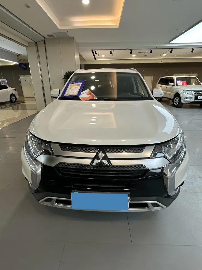 2020 Mitsubishi Outlander 2.0L 166HP L4 CVT,autocango,china used car exporter,china ev exporter,chinese used car exporter,chinese used ev exporter