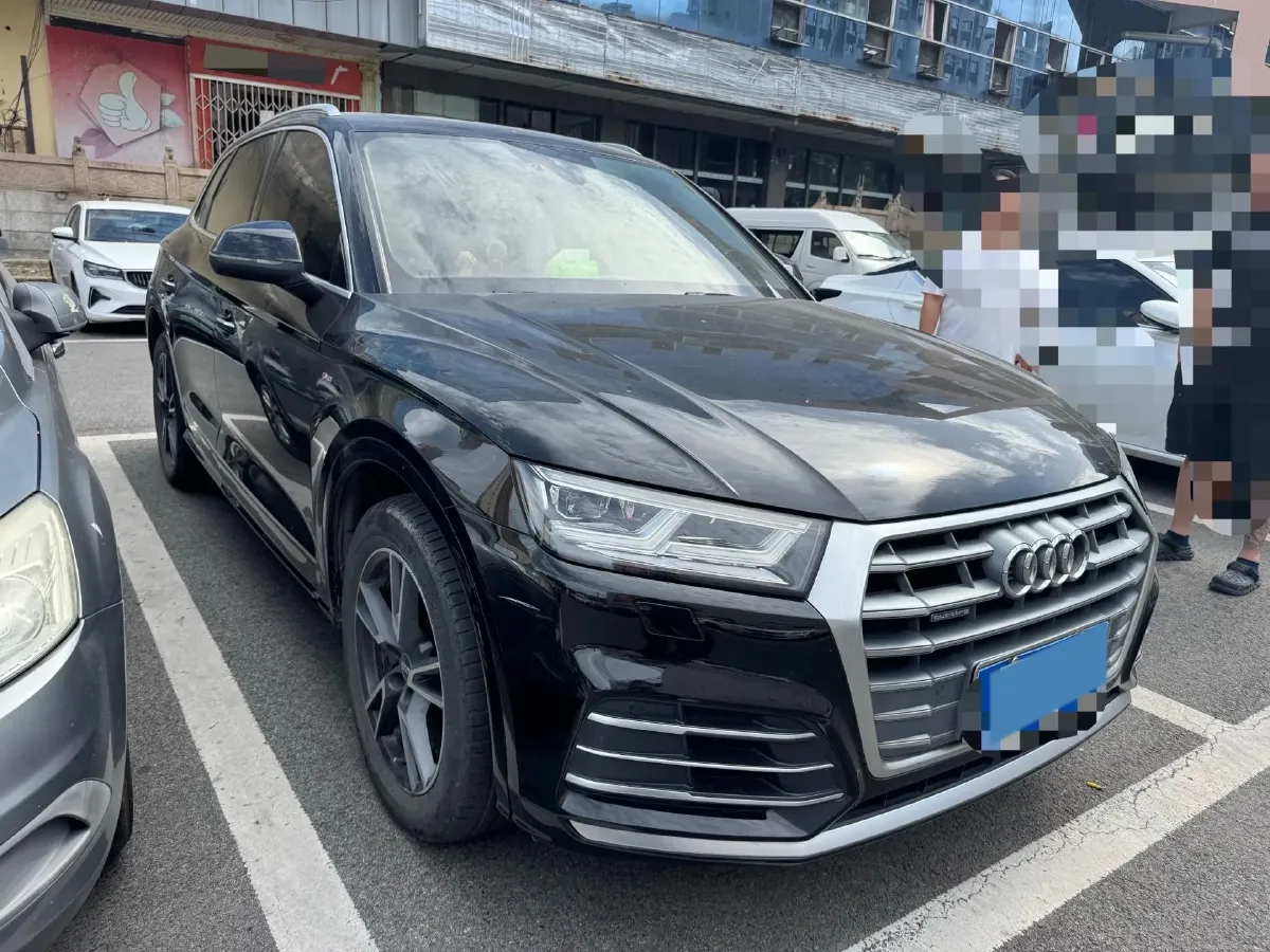 2020 Audi Q5L 2.0T 190HP L4 7DCT,autocango,china used car exporter,china ev exporter,chinese used car exporter,chinese used ev exporter