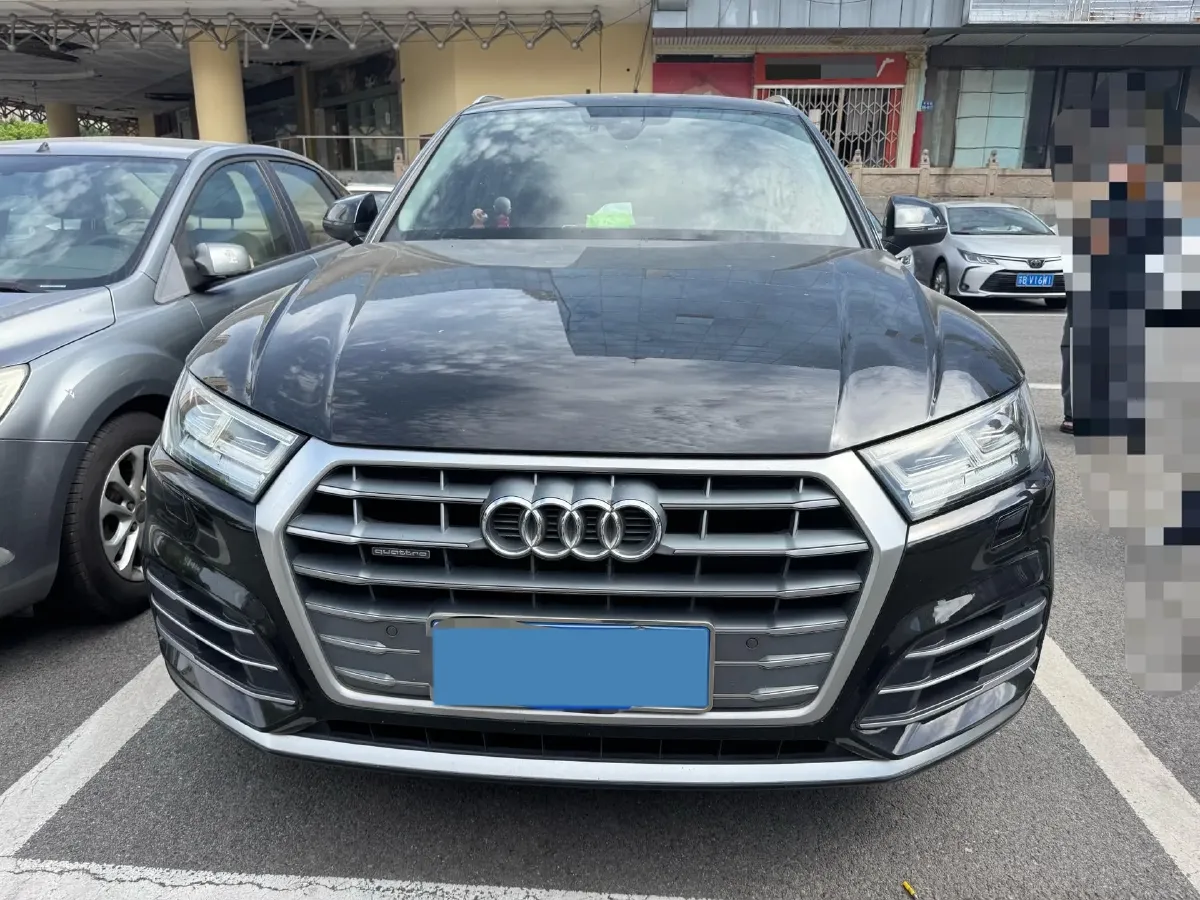 2020 Audi Q5L 2.0T 190HP L4 7DCT,autocango,china used car exporter,china ev exporter,chinese used car exporter,chinese used ev exporter