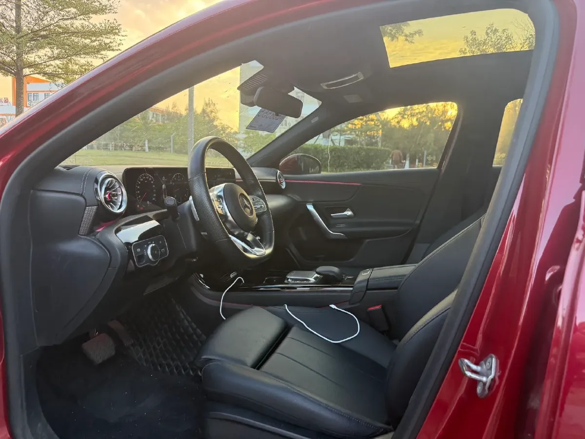 2022 Mercedes-Benz A Class 1.3T 163HP L4 7DCT,autocango,china used car exporter,china ev exporter,chinese used car exporter,chinese used ev exporter