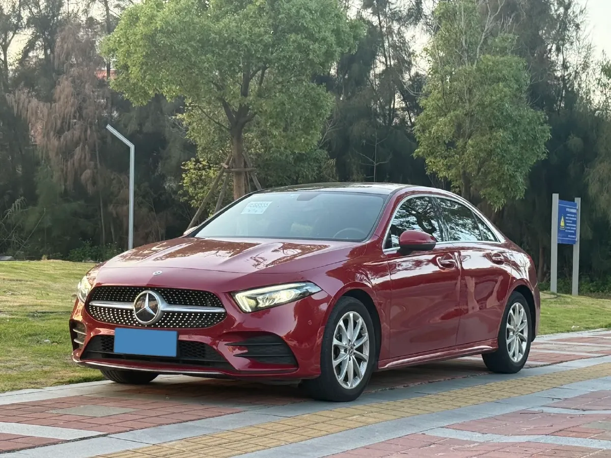 2022 Mercedes-Benz A Class 1.3T 163HP L4 7DCT,autocango,china used car exporter,china ev exporter,chinese used car exporter,chinese used ev exporter