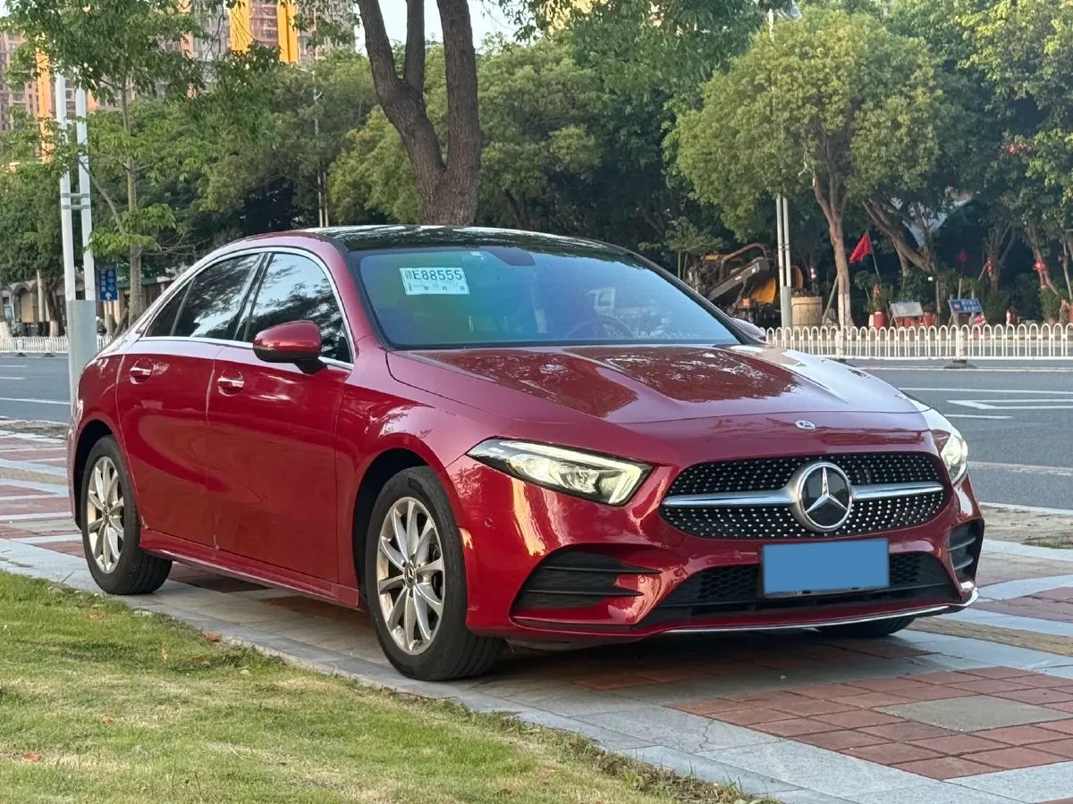2022 Mercedes-Benz A Class 1.3T 163HP L4 7DCT,autocango,china used car exporter,china ev exporter,chinese used car exporter,chinese used ev exporter