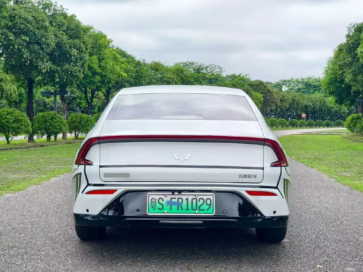 2025 WuLing XingGuang 1.5L 106HP L4 E-CVT PHEV,autocango,china used car exporter,china ev exporter,chinese used car exporter,chinese used ev exporter
