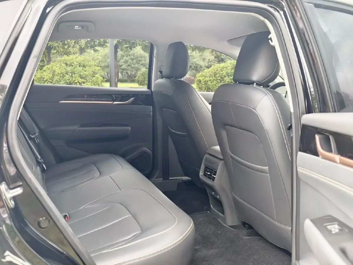 2025 WuLing XingGuang 1.5L 106HP L4 E-CVT PHEV,autocango,china used car exporter,china ev exporter,chinese used car exporter,chinese used ev exporter