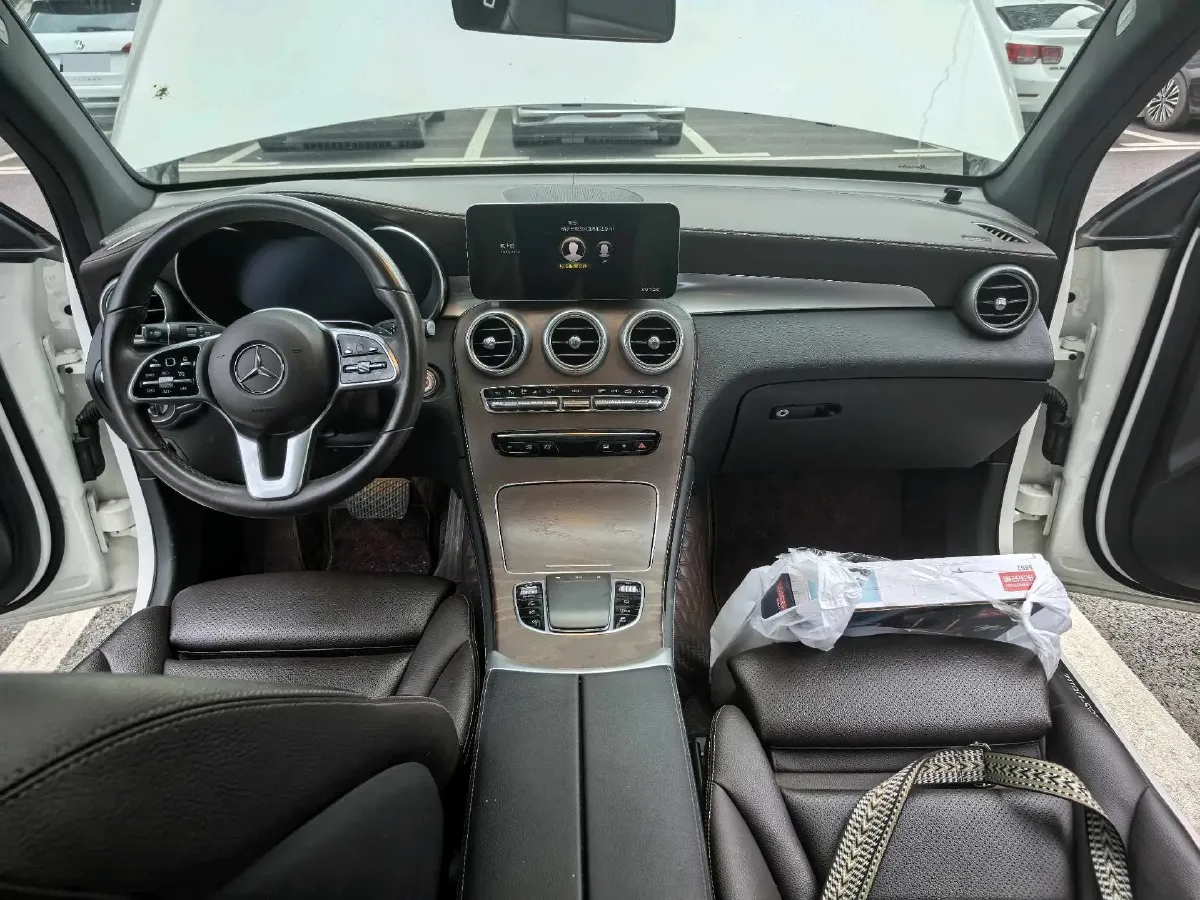 2020 Mercedes-Benz GLC Class 2.0T 197HP L4 9AT,autocango,china used car exporter,china ev exporter,chinese used car exporter,chinese used ev exporter