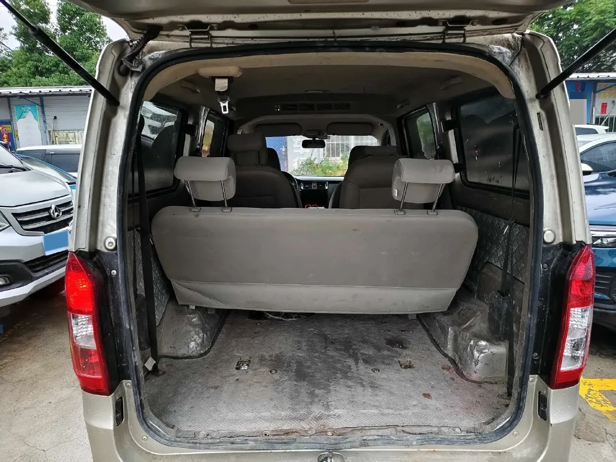 2019 WuLing RongGuang V 1.5L 99HP L4 6MT,autocango,china used car exporter,china ev exporter,chinese used car exporter,chinese used ev exporter