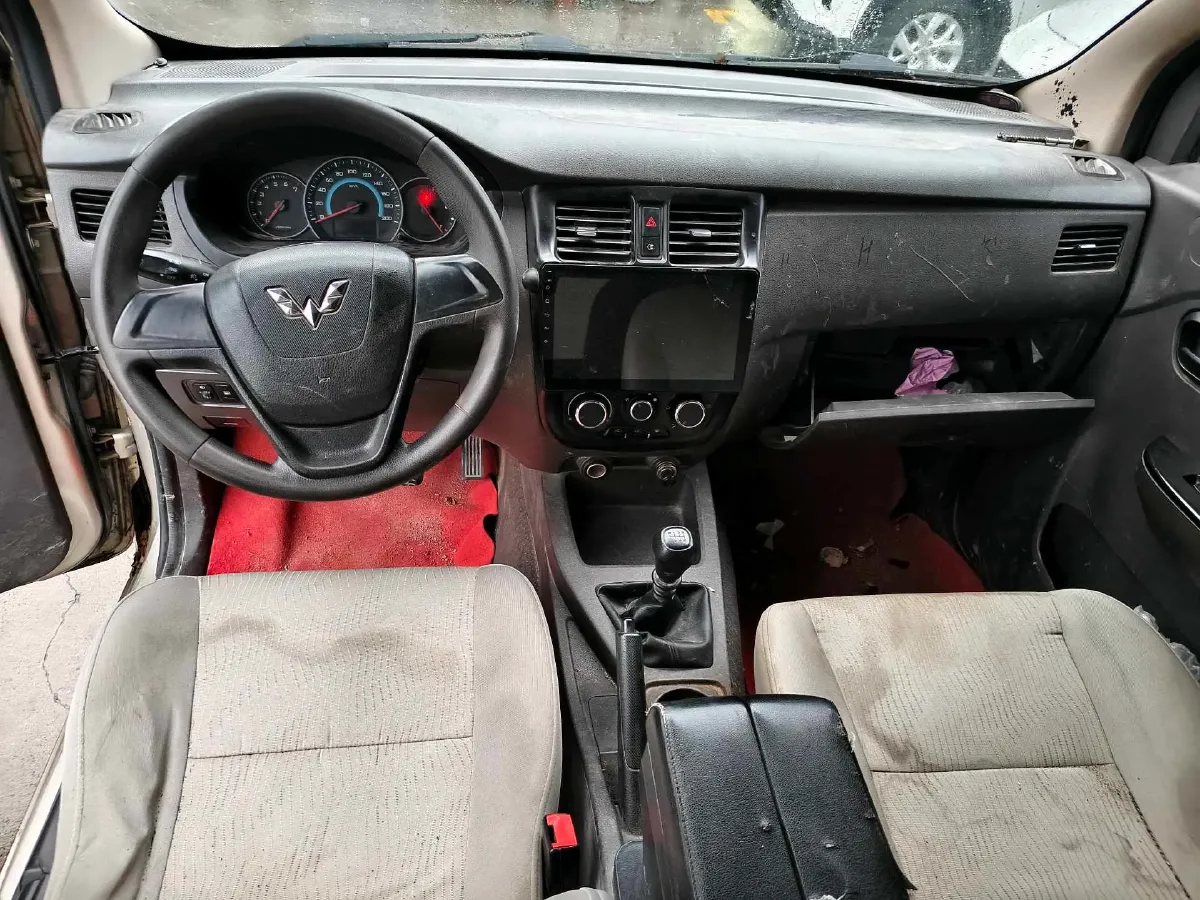2019 WuLing RongGuang V 1.5L 99HP L4 6MT,autocango,china used car exporter,china ev exporter,chinese used car exporter,chinese used ev exporter