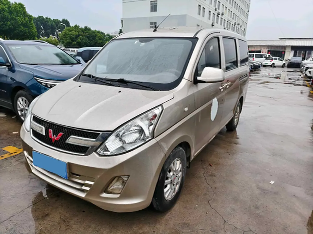 2019 WuLing RongGuang V 1.5L 99HP L4 6MT,autocango,china used car exporter,china ev exporter,chinese used car exporter,chinese used ev exporter