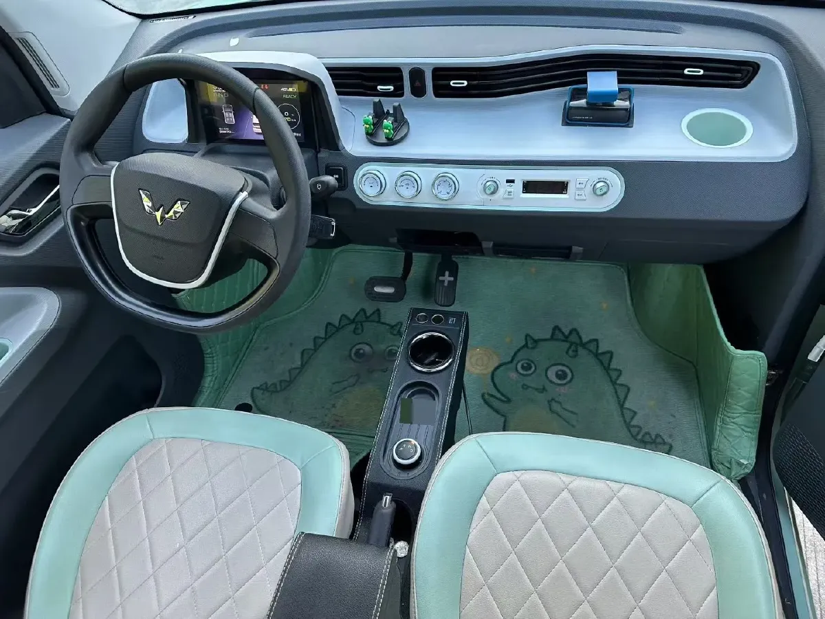 2020 WuLing HongGuang MINI EV BEV 13.8KWH,autocango,china used car exporter,china ev exporter,chinese used car exporter,chinese used ev exporter