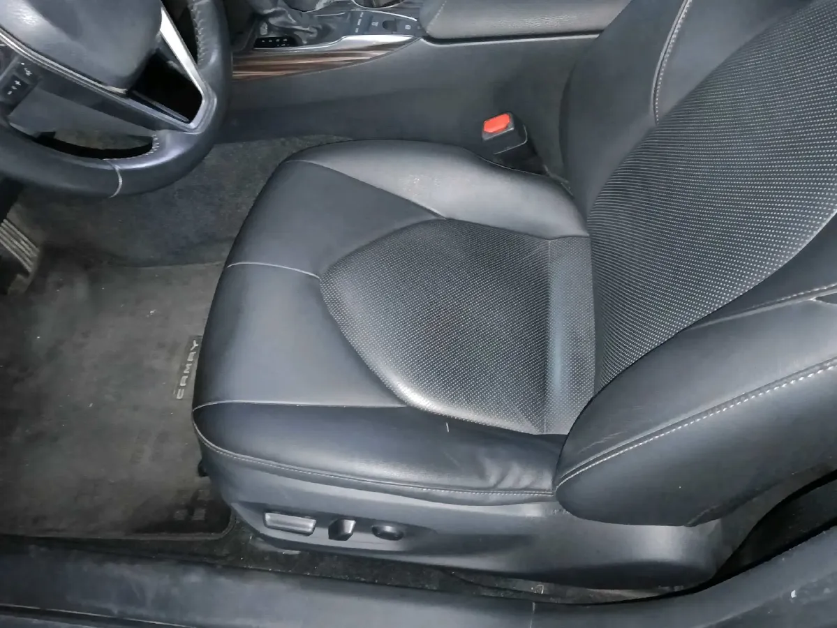 2019 Toyota Camry 2.5L 209HP L4 8AT,autocango,china used car exporter,china ev exporter,chinese used car exporter,chinese used ev exporter