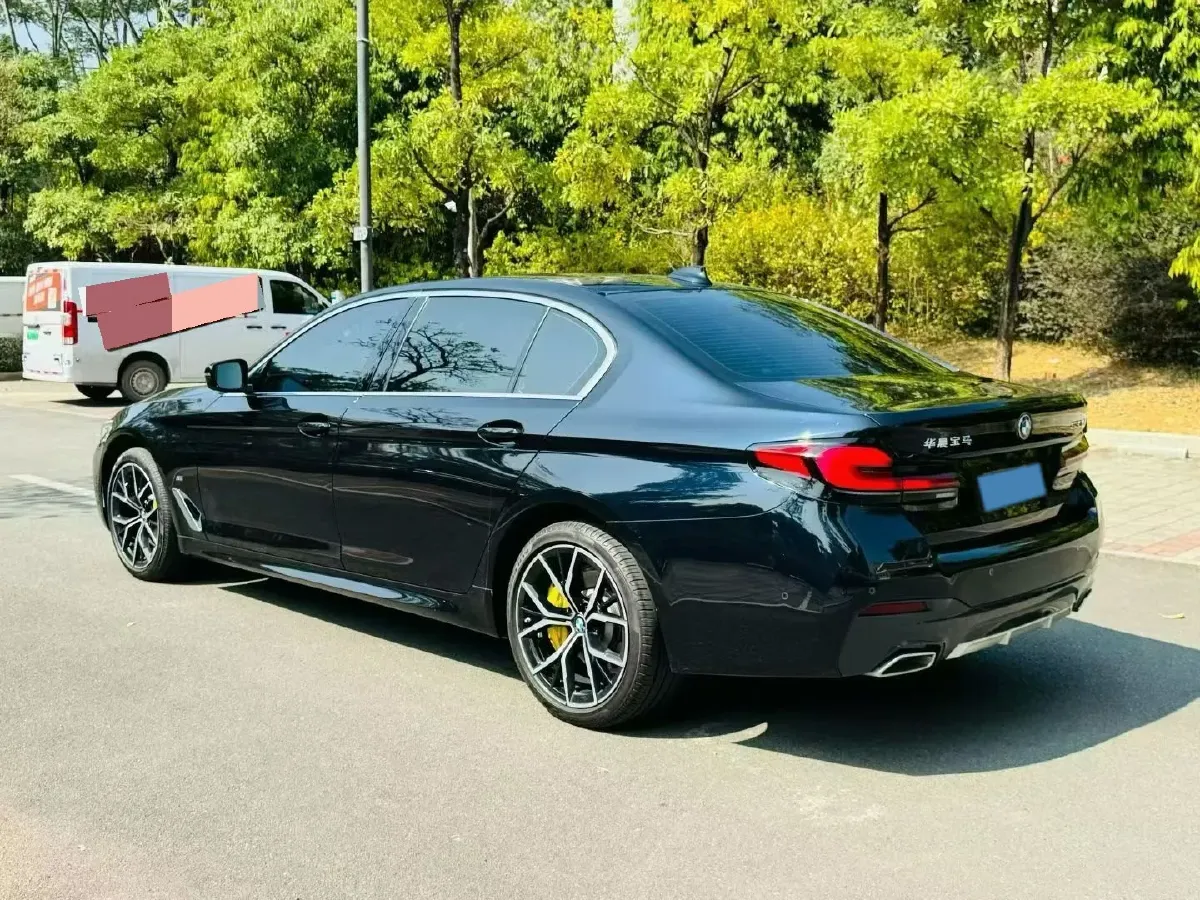 2022 BMW 5 Series 2.0T 252HP L4 8AT,autocango,china used car exporter,china ev exporter,chinese used car exporter,chinese used ev exporter