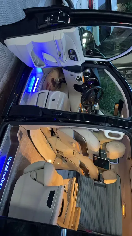 2022 Mercedes-Benz V Class 2.0T 211HP L4 9AT,autocango,china used car exporter,china ev exporter,chinese used car exporter,chinese used ev exporter