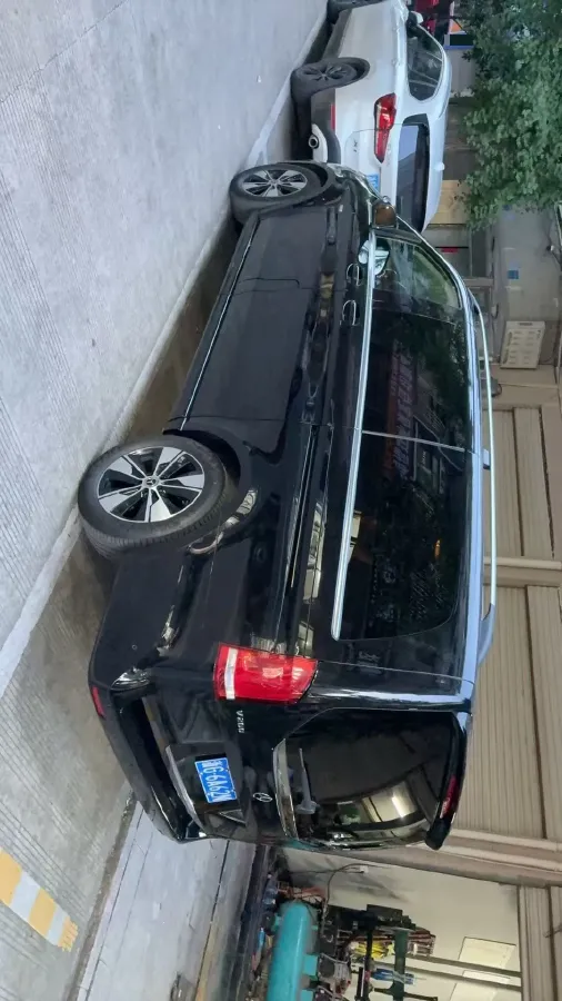 2022 Mercedes-Benz V Class 2.0T 211HP L4 9AT,autocango,china used car exporter,china ev exporter,chinese used car exporter,chinese used ev exporter