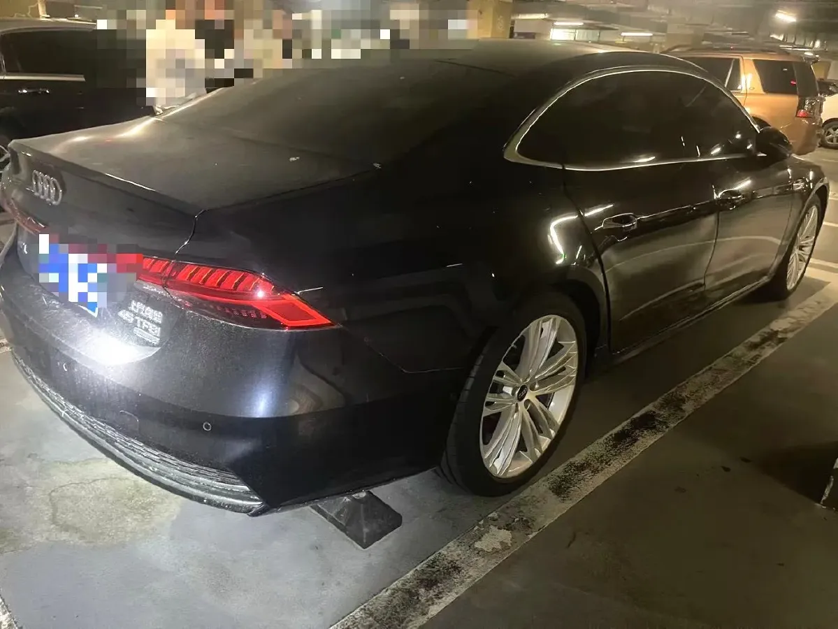 2024 Audi A7L 2.0T 245HP L4 7DCT,autocango,china used car exporter,china ev exporter,chinese used car exporter,chinese used ev exporter