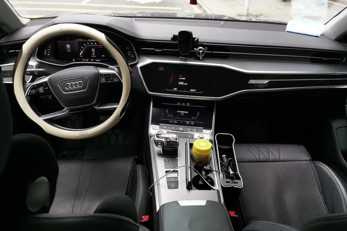 2024 Audi A7L 2.0T 245HP L4 7DCT,autocango,china used car exporter,china ev exporter,chinese used car exporter,chinese used ev exporter