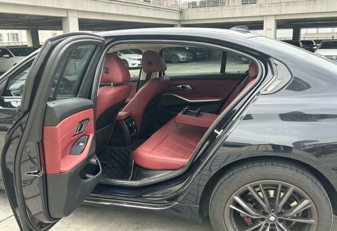 2021 BMW 3 Series 2.0T 184HP L4 8AT,autocango,china used car exporter,china ev exporter,chinese used car exporter,chinese used ev exporter