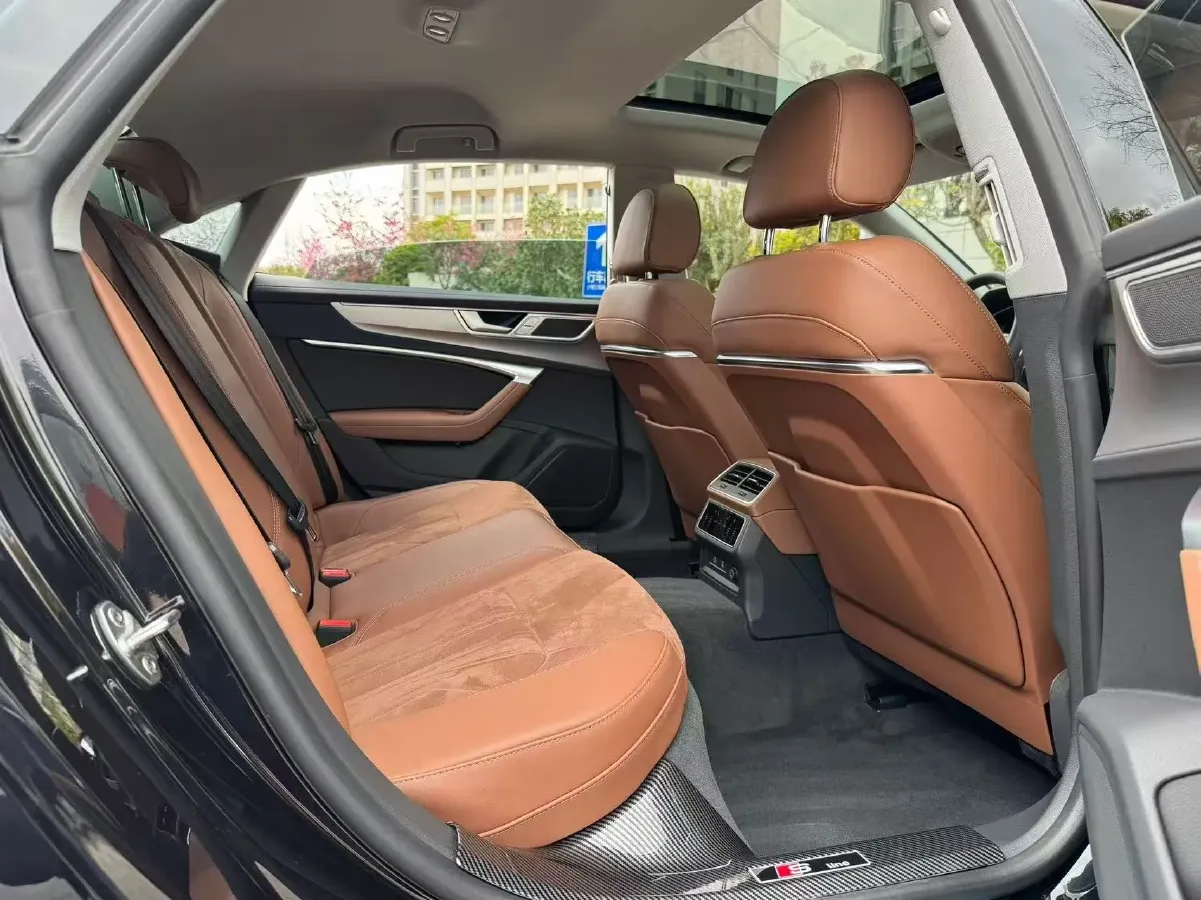 2022 Cadillac XT6 2.0T 237HP L4 9AT,autocango,china used car exporter,china ev exporter,chinese used car exporter,chinese used ev exporter