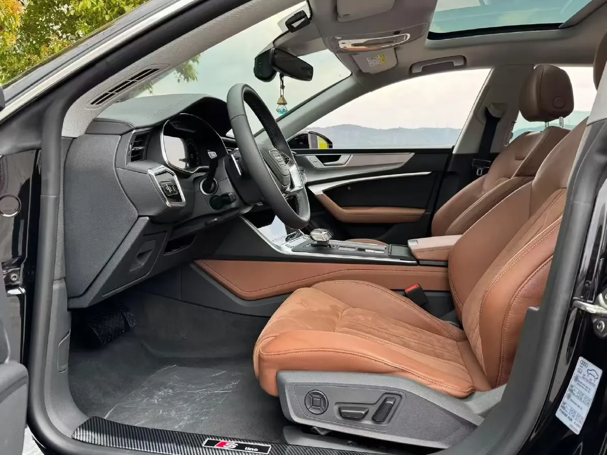 2022 Cadillac XT6 2.0T 237HP L4 9AT,autocango,china used car exporter,china ev exporter,chinese used car exporter,chinese used ev exporter