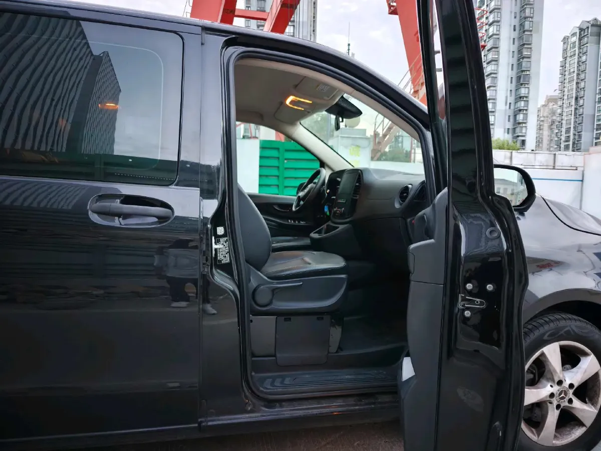 2021 Mercedes-Benz Vito 2.0T 211HP L4 9AT,autocango,china used car exporter,china ev exporter,chinese used car exporter,chinese used ev exporter