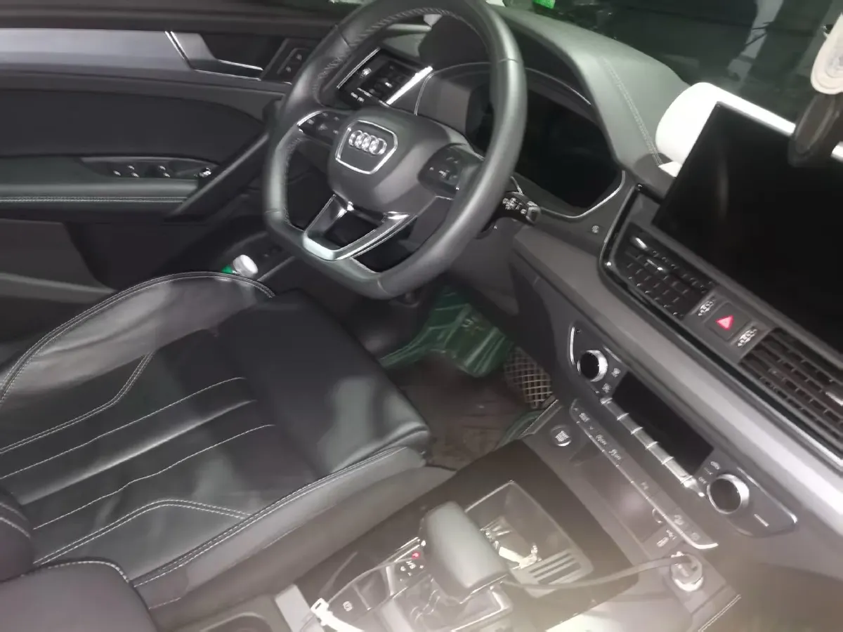2022 Audi Q5L 2.0T 190HP L4 7DCT,autocango,china used car exporter,china ev exporter,chinese used car exporter,chinese used ev exporter
