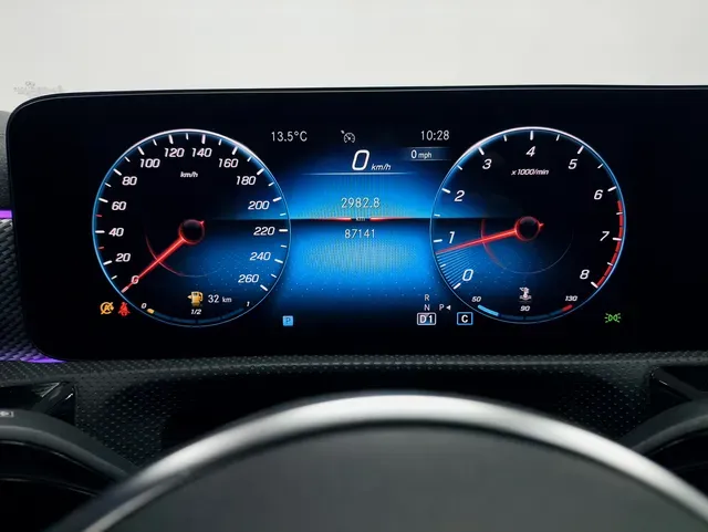 2021 Mercedes-Benz A Class 1.3T 136HP L4 7DCT,autocango,china used car exporter,china ev exporter,chinese used car exporter,chinese used ev exporter
