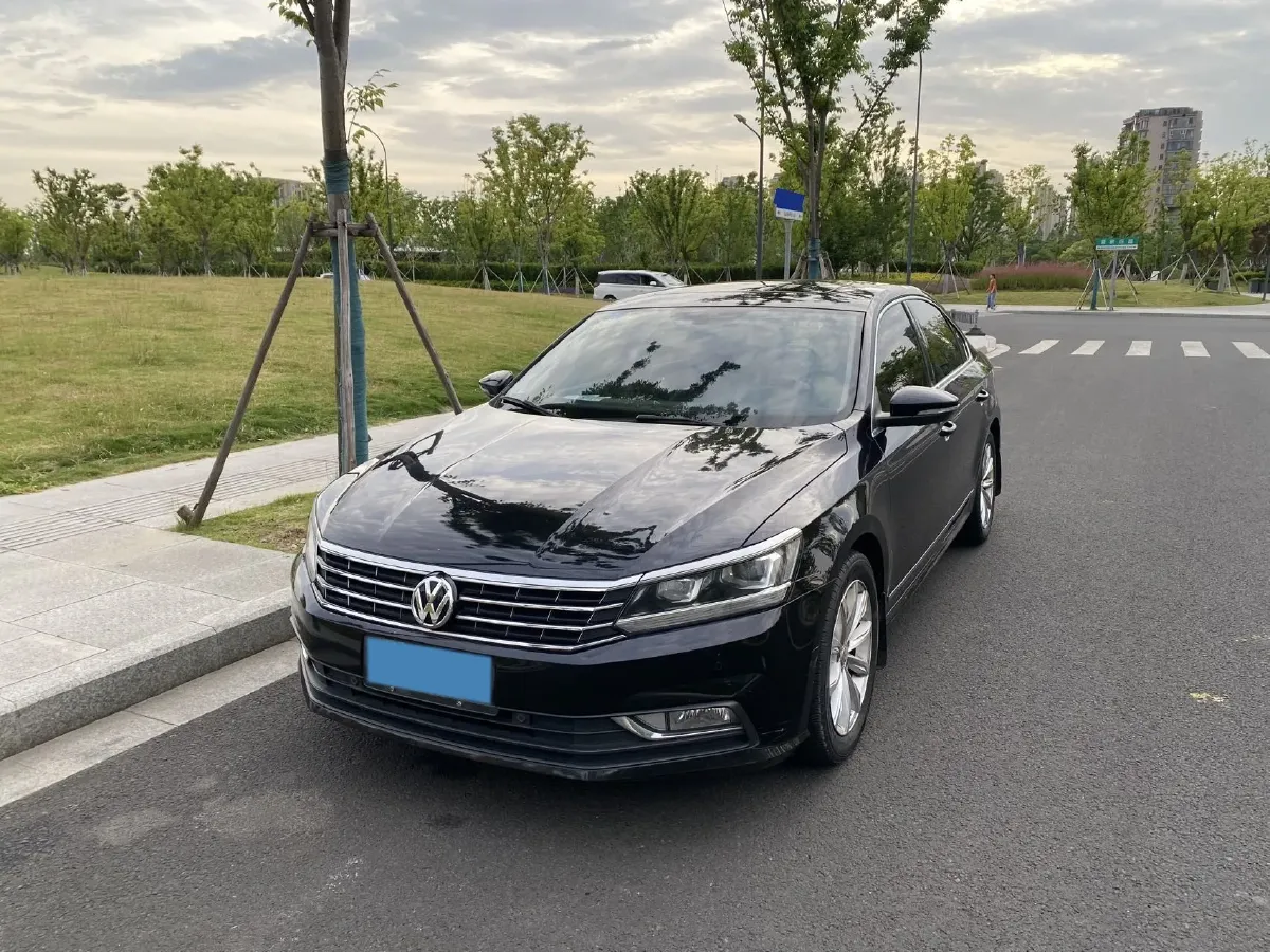 2017 Volkswagen Passat 1.8T 180HP L4 7DCT,autocango,china used car exporter,china ev exporter,chinese used car exporter,chinese used ev exporter