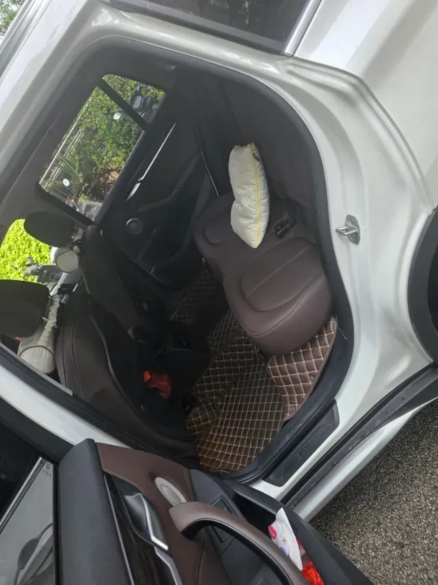 2021 BMW X1 2.0T 192HP L4 8AT,autocango,china used car exporter,china ev exporter,chinese used car exporter,chinese used ev exporter