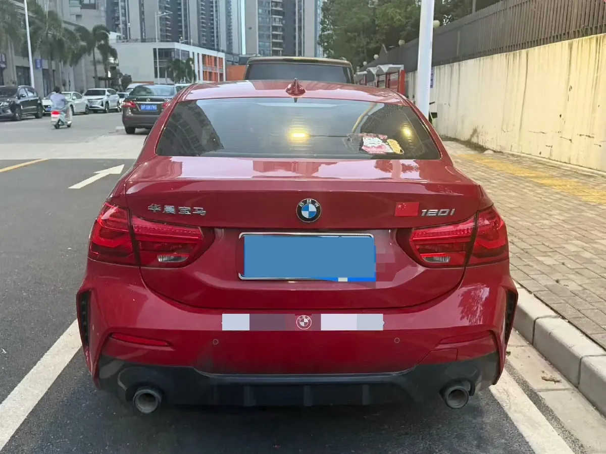 2021 BMW 1 Series 1.5T 140HP L3 7DCT,autocango,china used car exporter,china ev exporter,chinese used car exporter,chinese used ev exporter