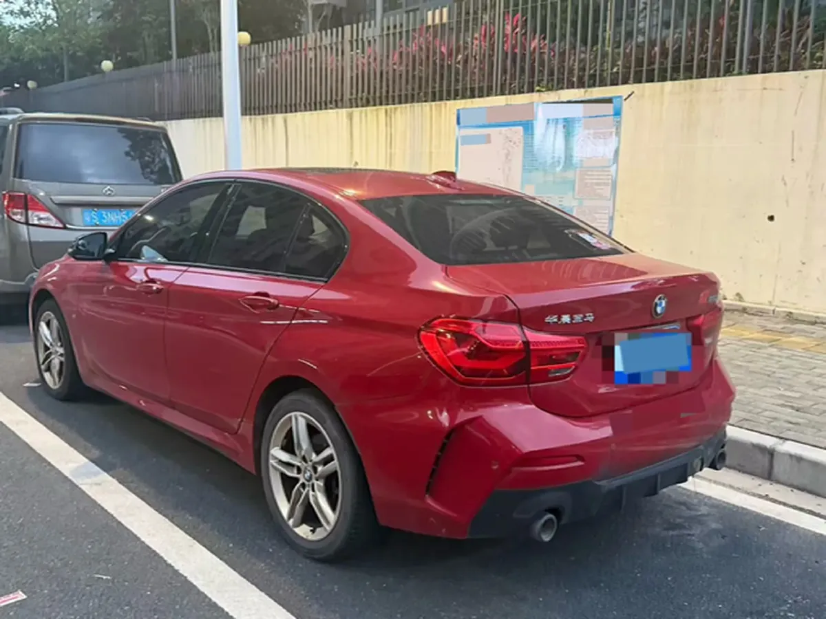 2021 BMW 1 Series 1.5T 140HP L3 7DCT,autocango,china used car exporter,china ev exporter,chinese used car exporter,chinese used ev exporter