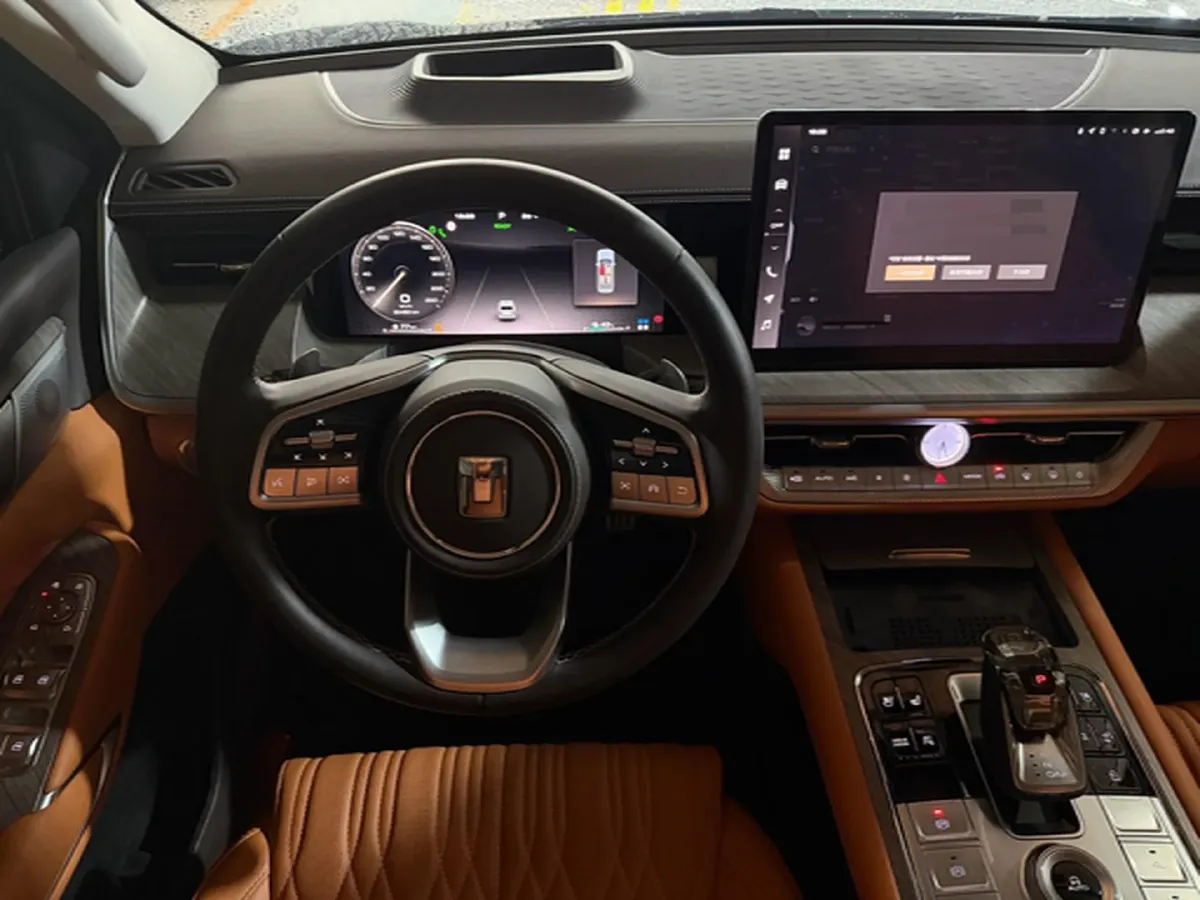 2023 Tank 500 2.0T 252HP L4 9AT PHEV 37.1KWH,autocango,china used car exporter,china ev exporter,chinese used car exporter,chinese used ev exporter