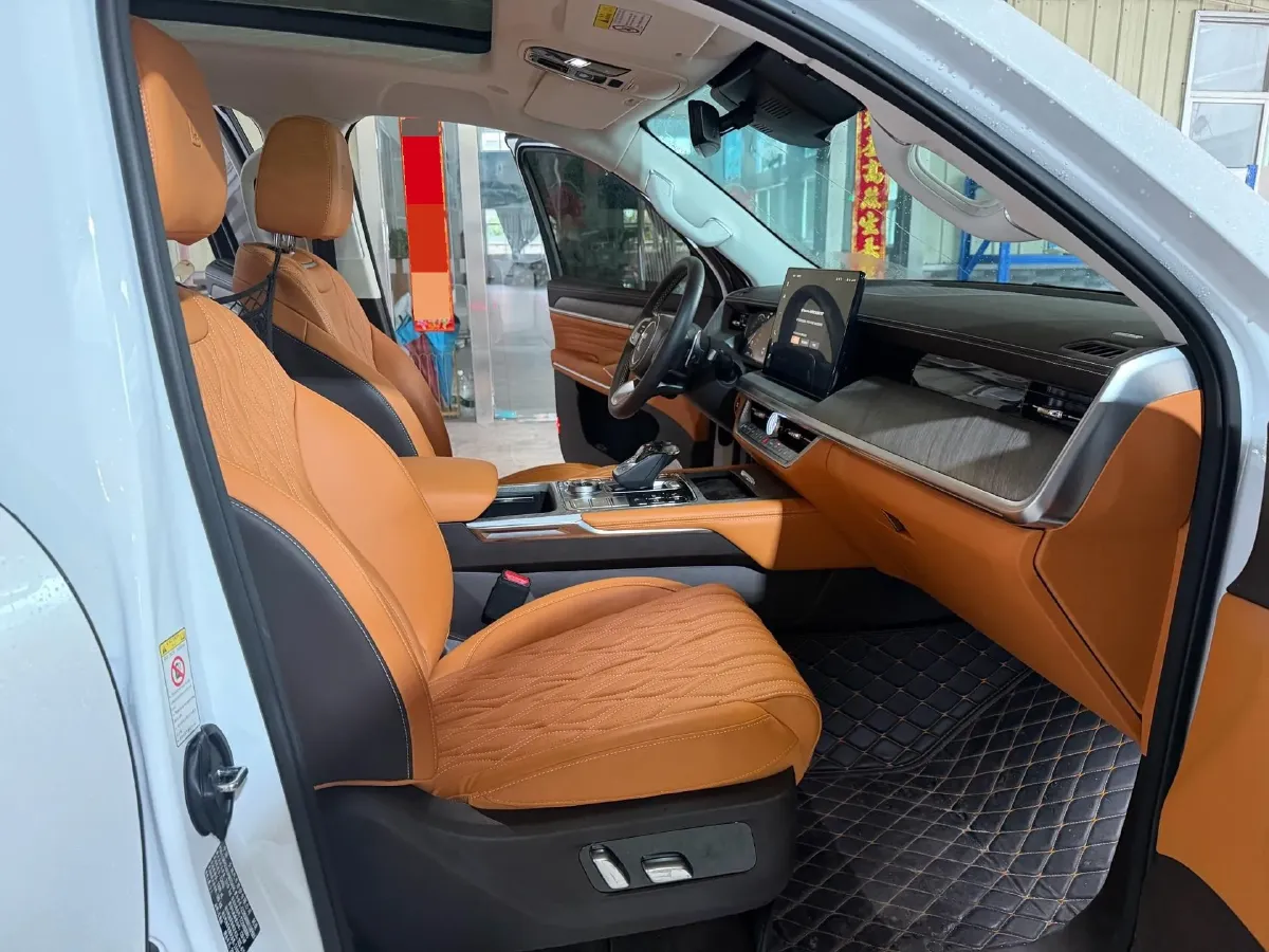 2023 Tank 500 2.0T 252HP L4 9AT PHEV 37.1KWH,autocango,china used car exporter,china ev exporter,chinese used car exporter,chinese used ev exporter