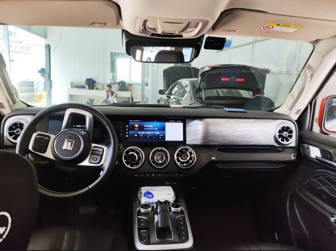 2023 Tank 300 2.0T 227HP L4 8AT,autocango,china used car exporter,china ev exporter,chinese used car exporter,chinese used ev exporter