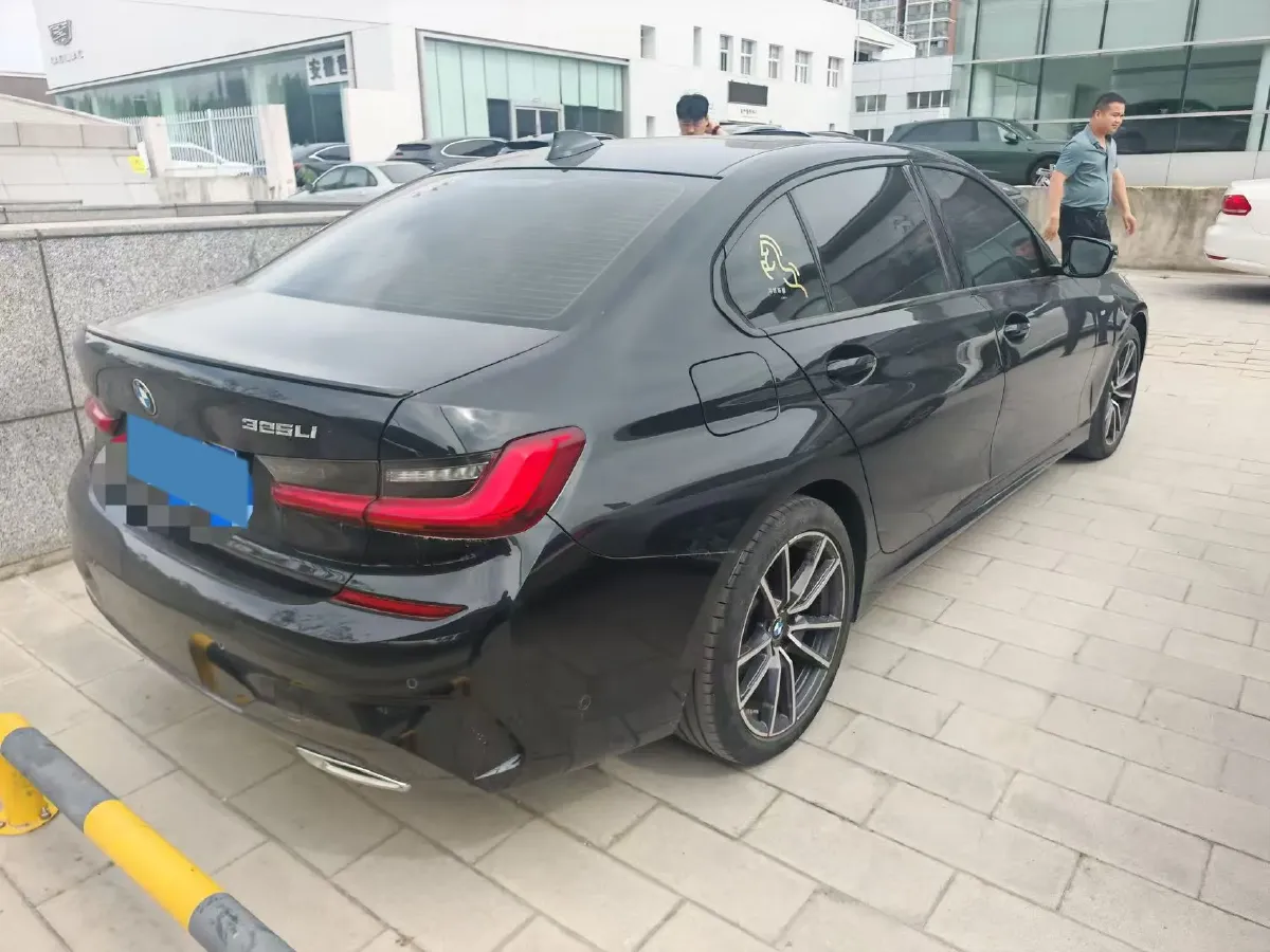 2021 BMW 3 Series 2.0T 156HP L4 8AT,autocango,china used car exporter,china ev exporter,chinese used car exporter,chinese used ev exporter