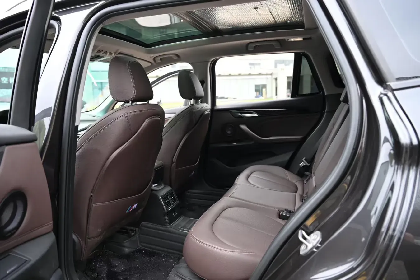 2022 BMW X1 2.0T 192HP L4 7DCT,autocango,china used car exporter,china ev exporter,chinese used car exporter,chinese used ev exporter