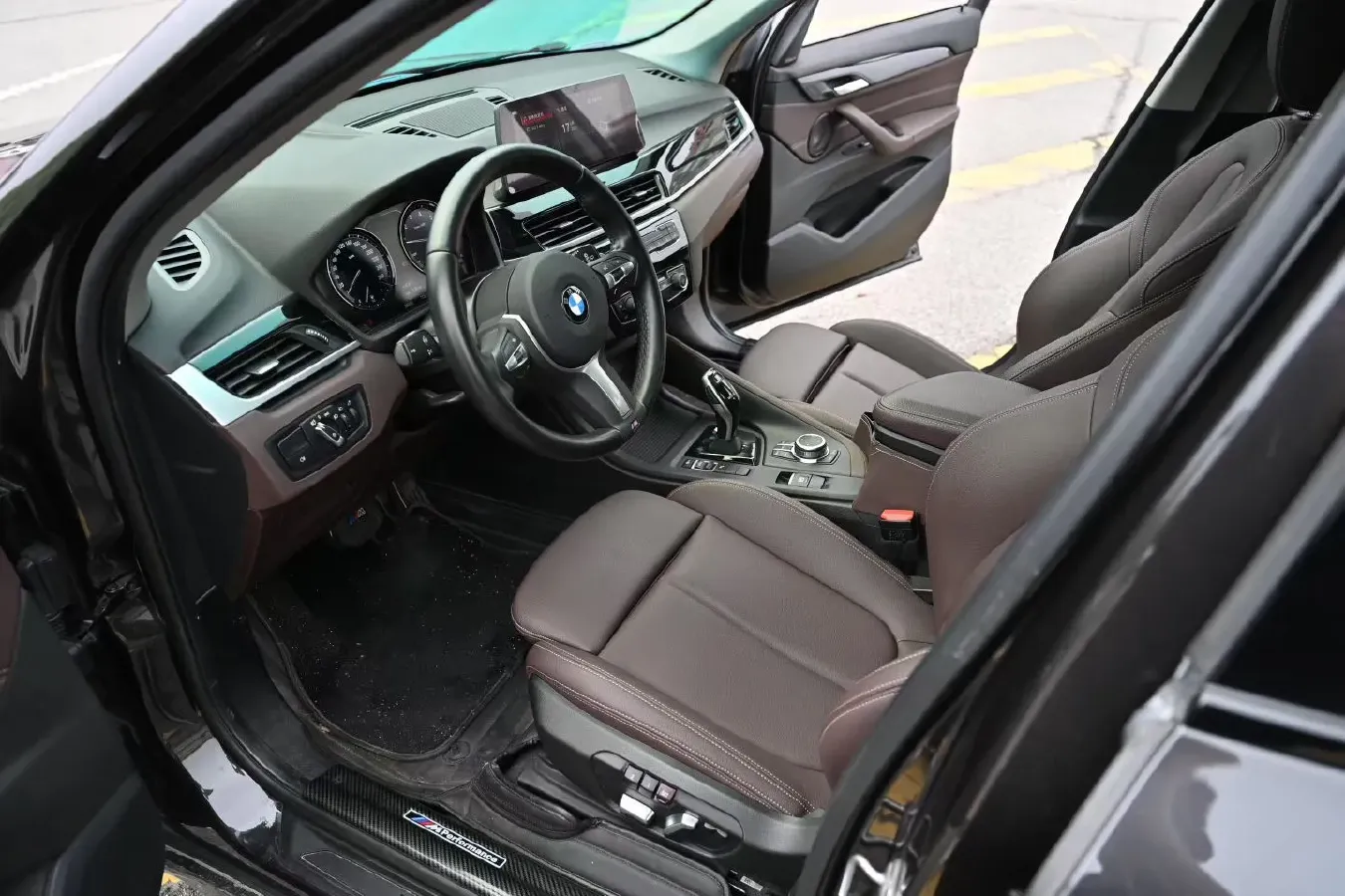 2022 BMW X1 2.0T 192HP L4 7DCT,autocango,china used car exporter,china ev exporter,chinese used car exporter,chinese used ev exporter