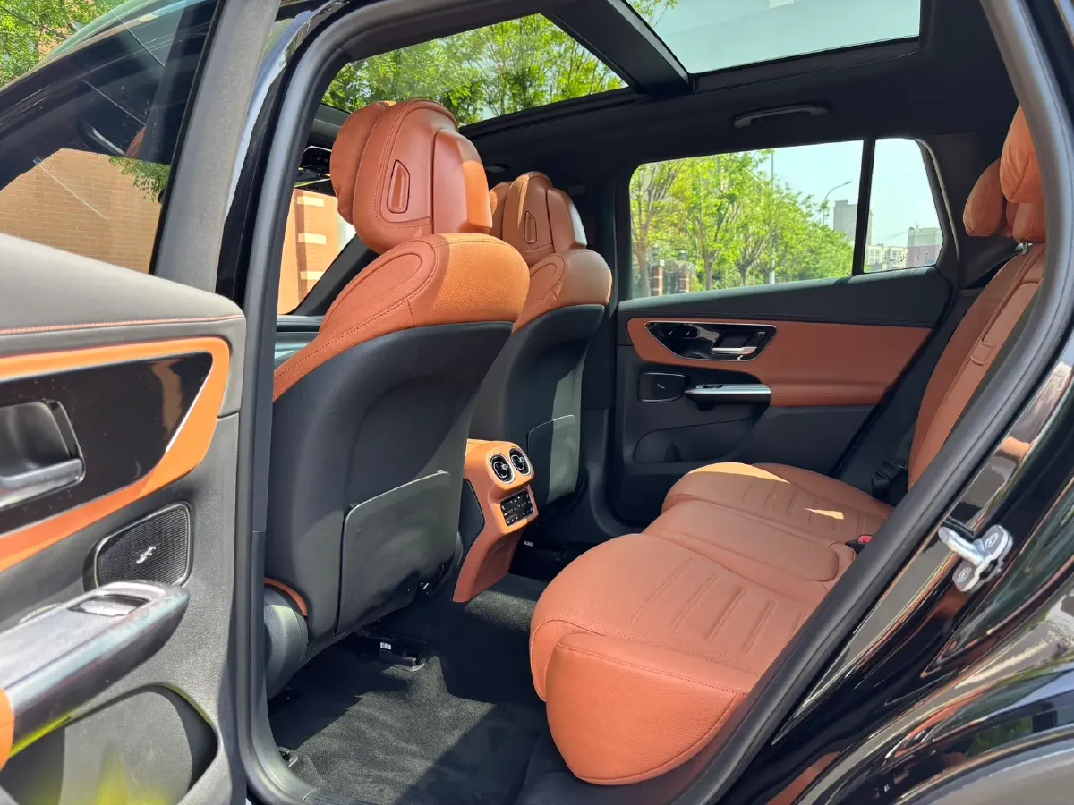 2024 Mercedes-Benz GLC Class 2.0T 204HP L4 9AT,autocango,china used car exporter,china ev exporter,chinese used car exporter,chinese used ev exporter