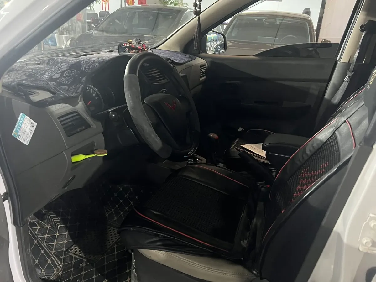 2020 WuLing HongGuang 1.2L 76HP L4 5MT,autocango,china used car exporter,china ev exporter,chinese used car exporter,chinese used ev exporter