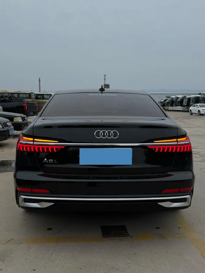 2022 Audi A6L 2.0T 190HP L4 7DCT,autocango,china used car exporter,china ev exporter,chinese used car exporter,chinese used ev exporter